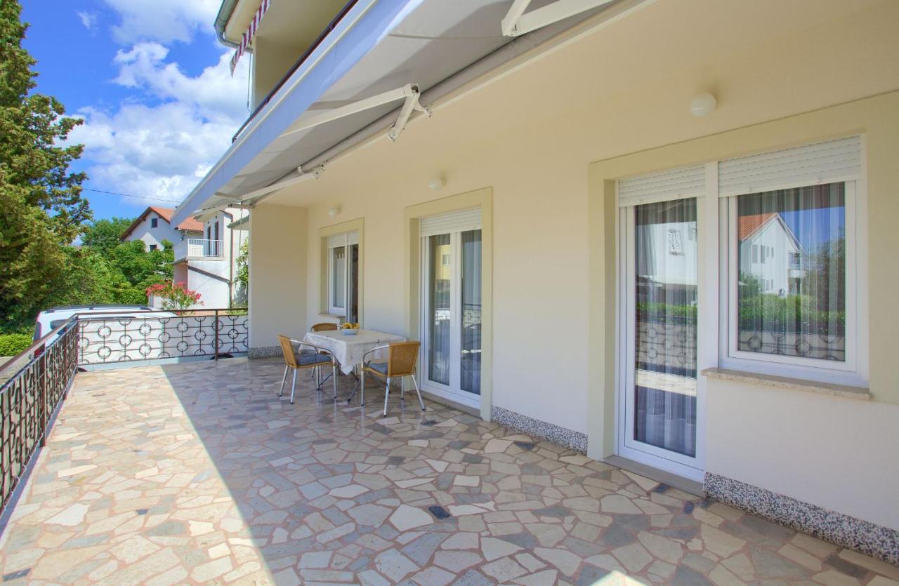 Apartments Jele Malinska Exterior photo